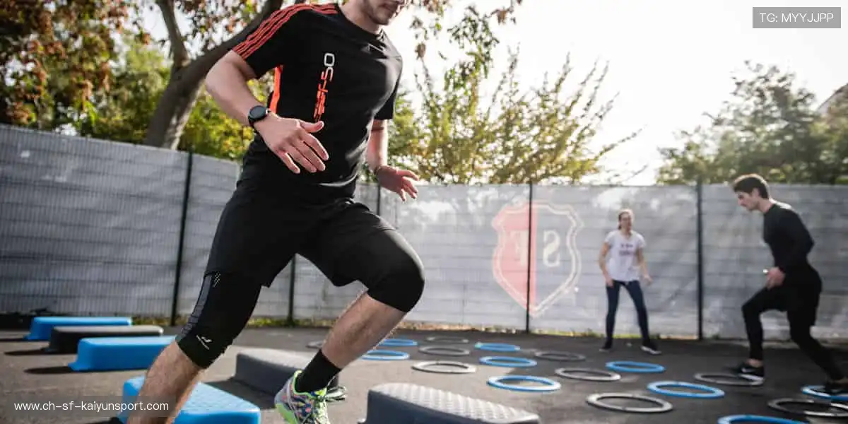 锁定屏幕,见证每一秒的心跳!📺 实时直播,与千万球迷同频共振!